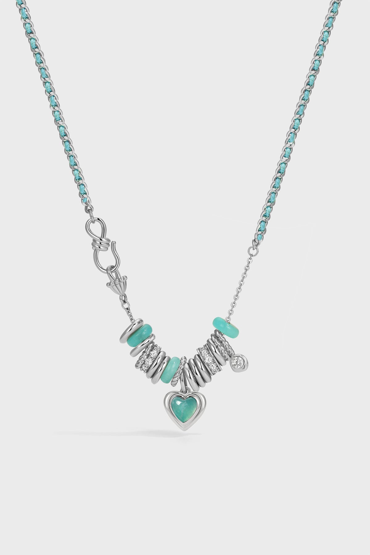 Collar con dije Corazón Nocturno