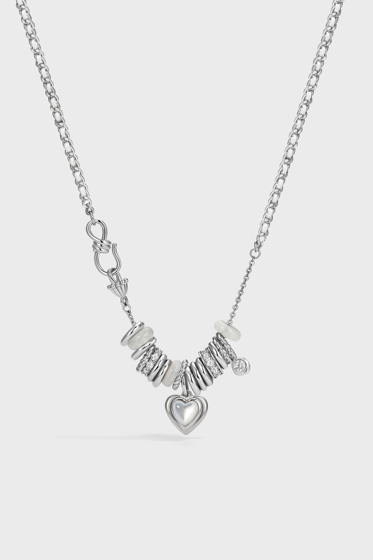 Collar con dije Corazón Nocturno