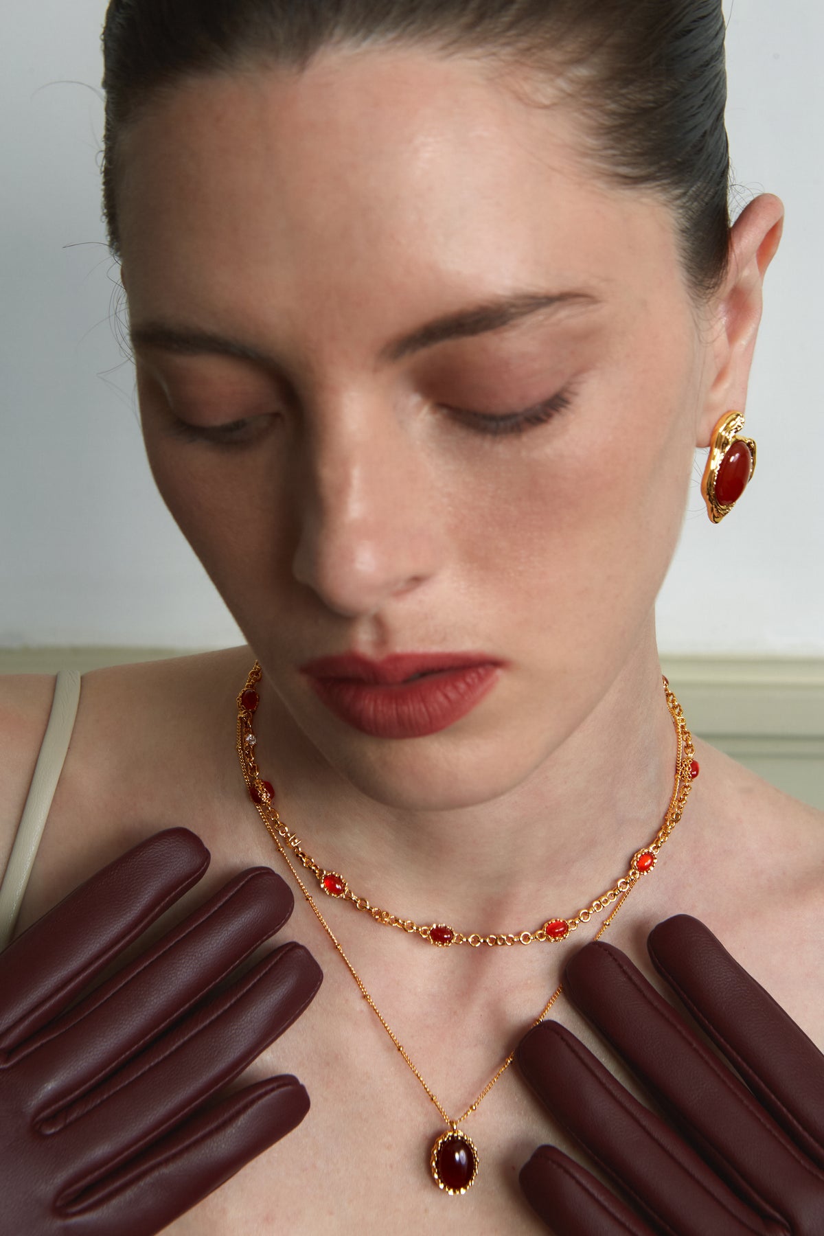 Double-Sided Red Agate Woven Pendant Necklace - booneealus
