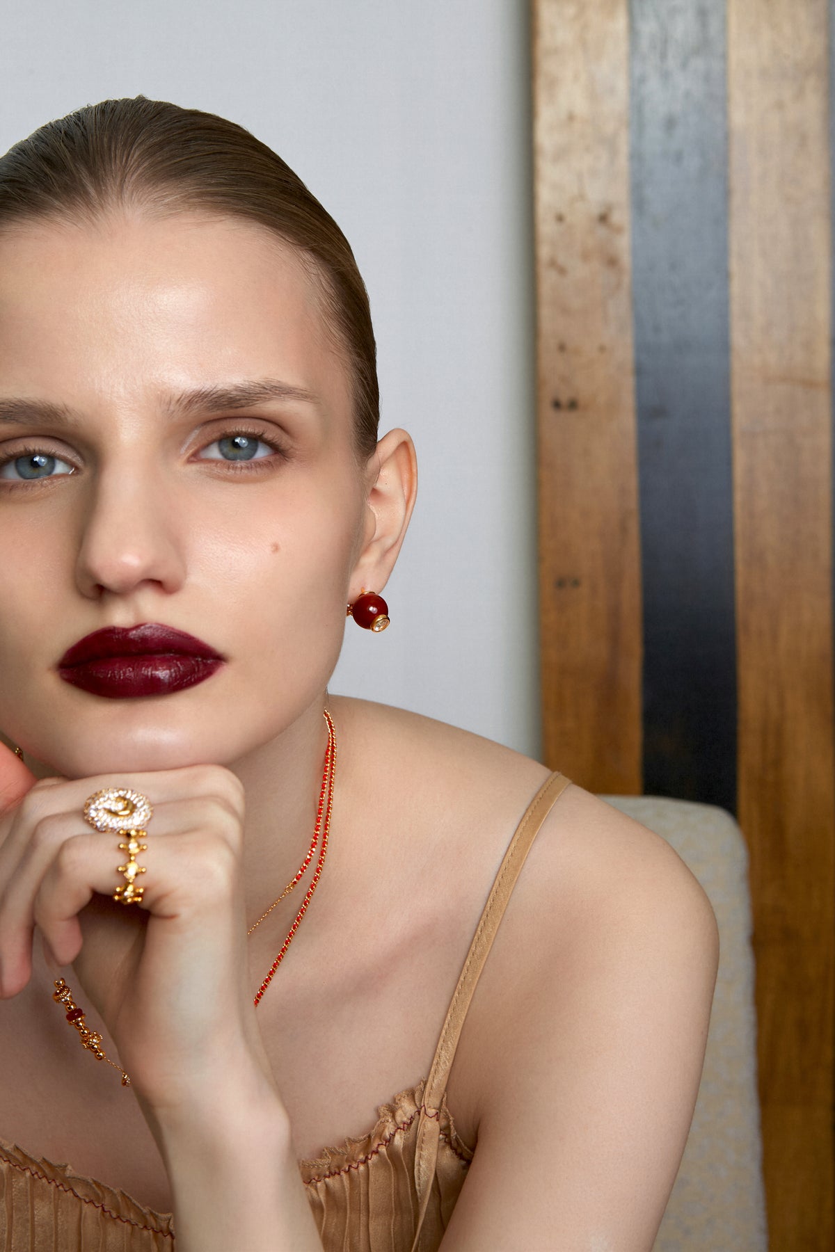 Sugar-Tower Red Agate Woven C-Hoop Earrings - booneealus