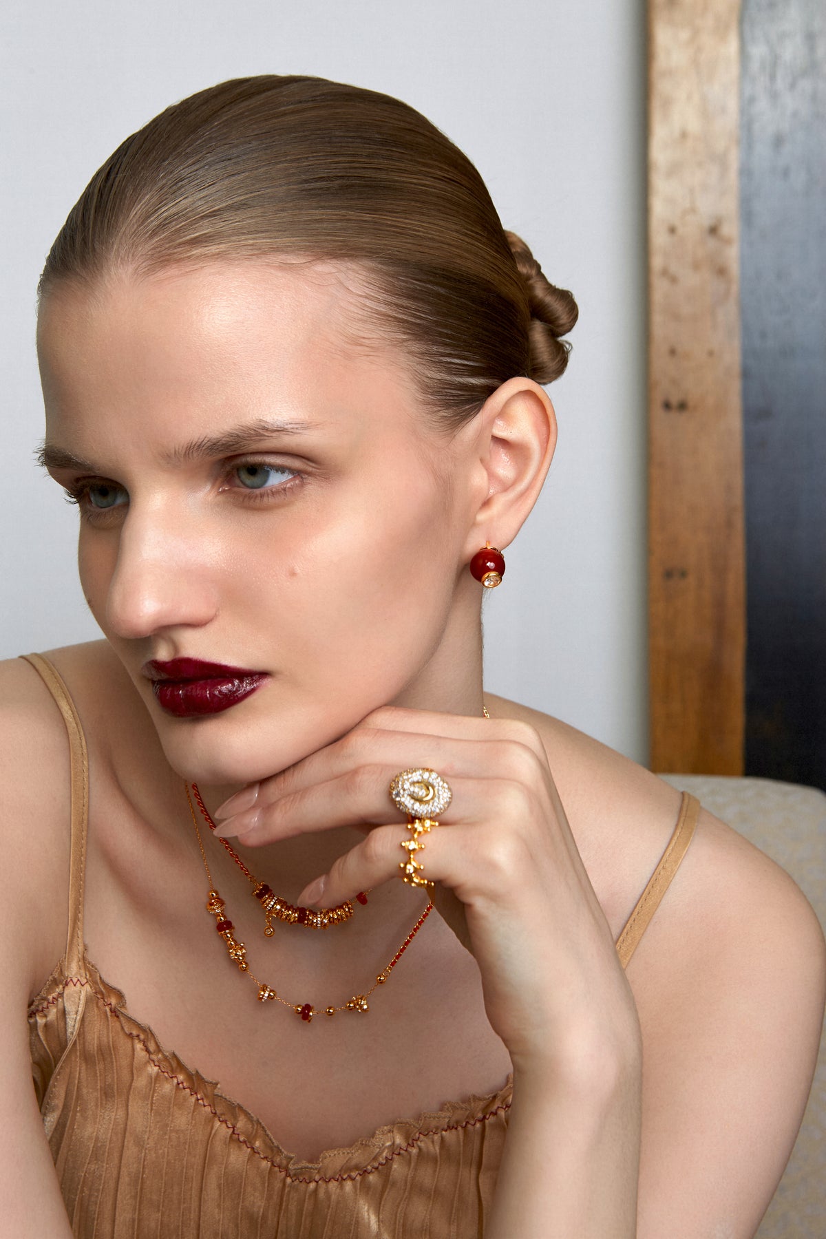 Sugar-Tower Red Agate Woven C-Hoop Earrings - booneealus