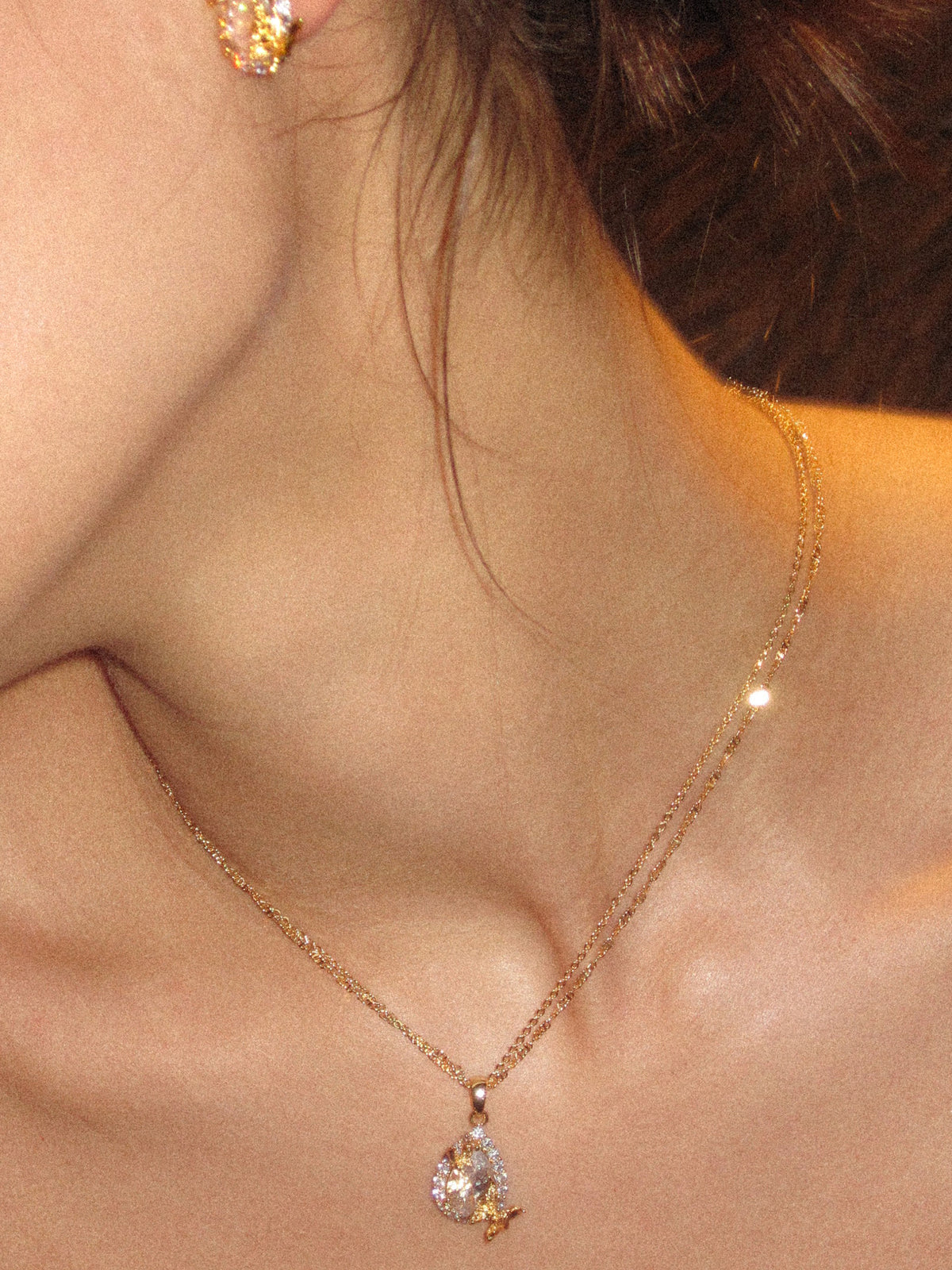 Teardrop-Shaped Double-Layer Butterfly Necklace - booneealus
